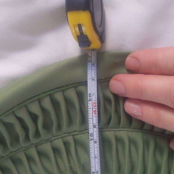 Vintage embroidered round pillow cases - Picture 3 of 4